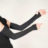 أكمام نسائية طويلة