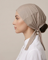 Closed Bonnet Voile