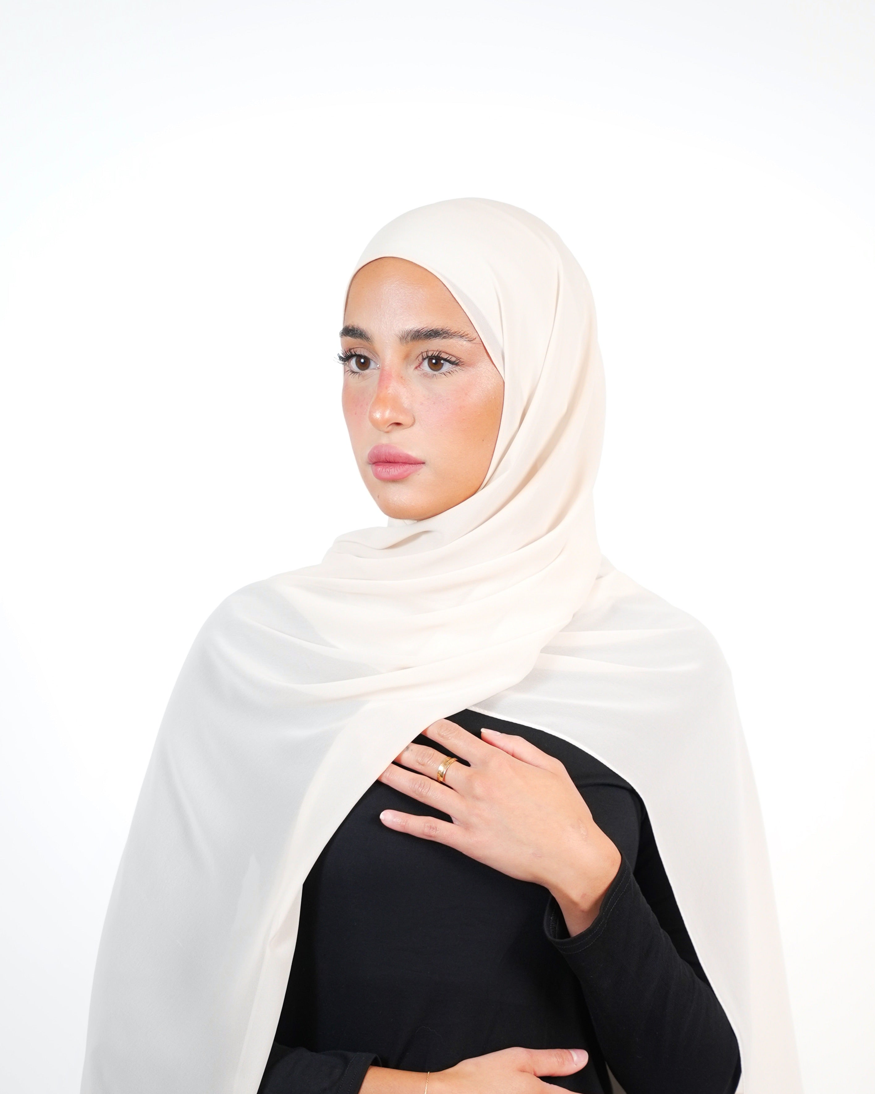 حجاب شيفون سادة أساسي