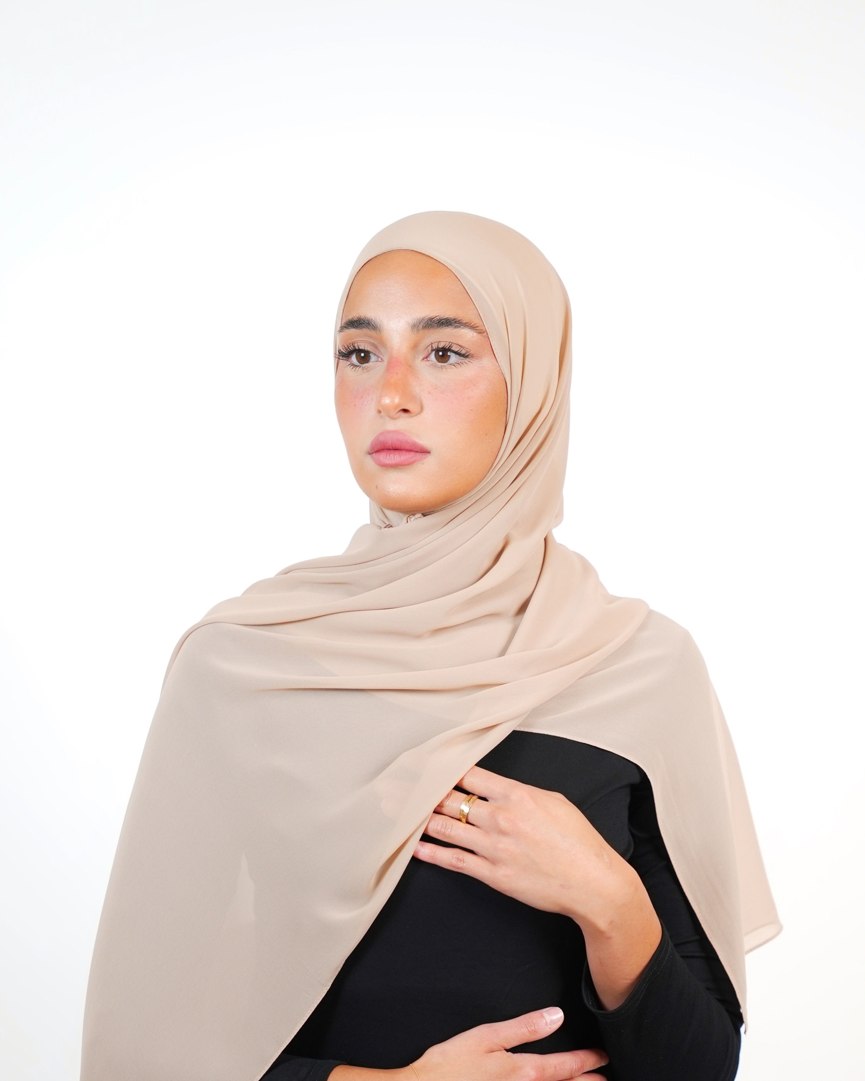 حجاب شيفون سادة أساسي