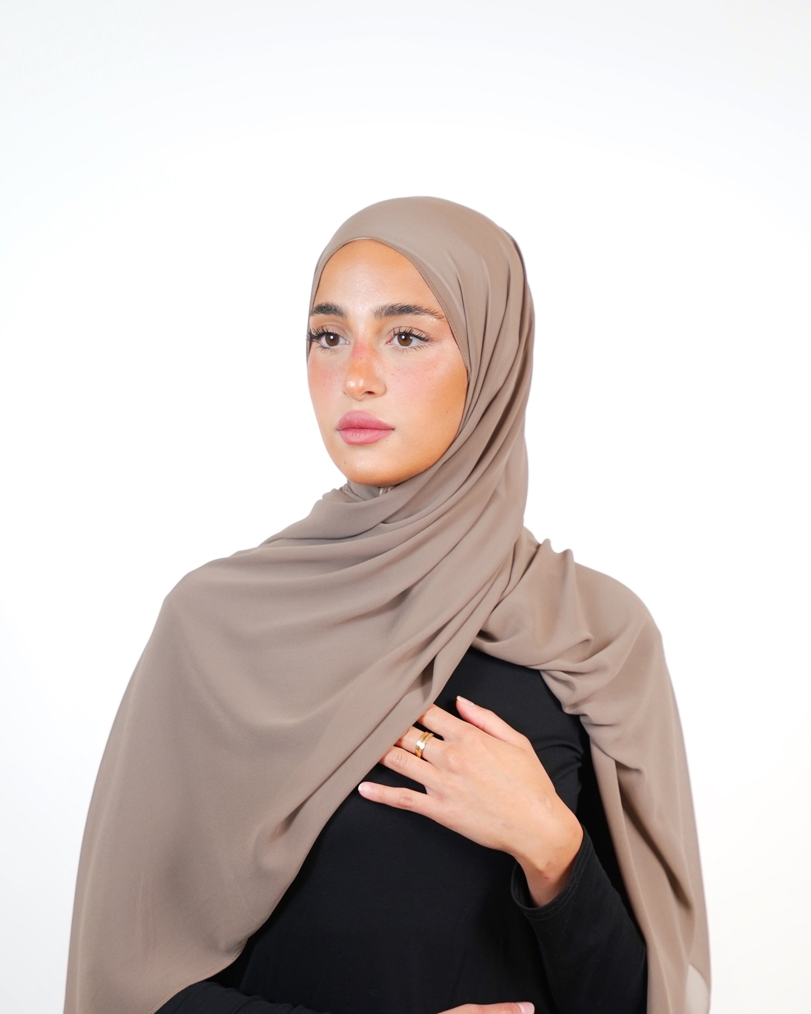 حجاب شيفون سادة أساسي