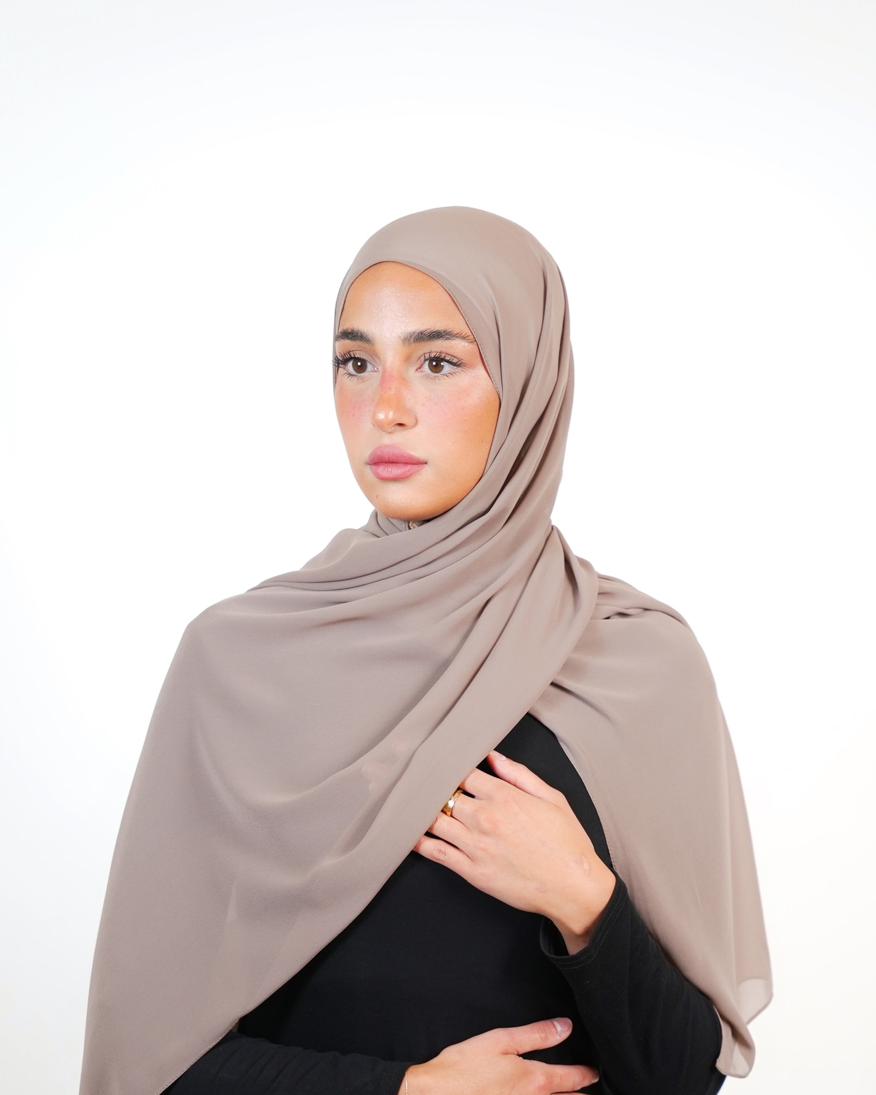حجاب شيفون سادة أساسي