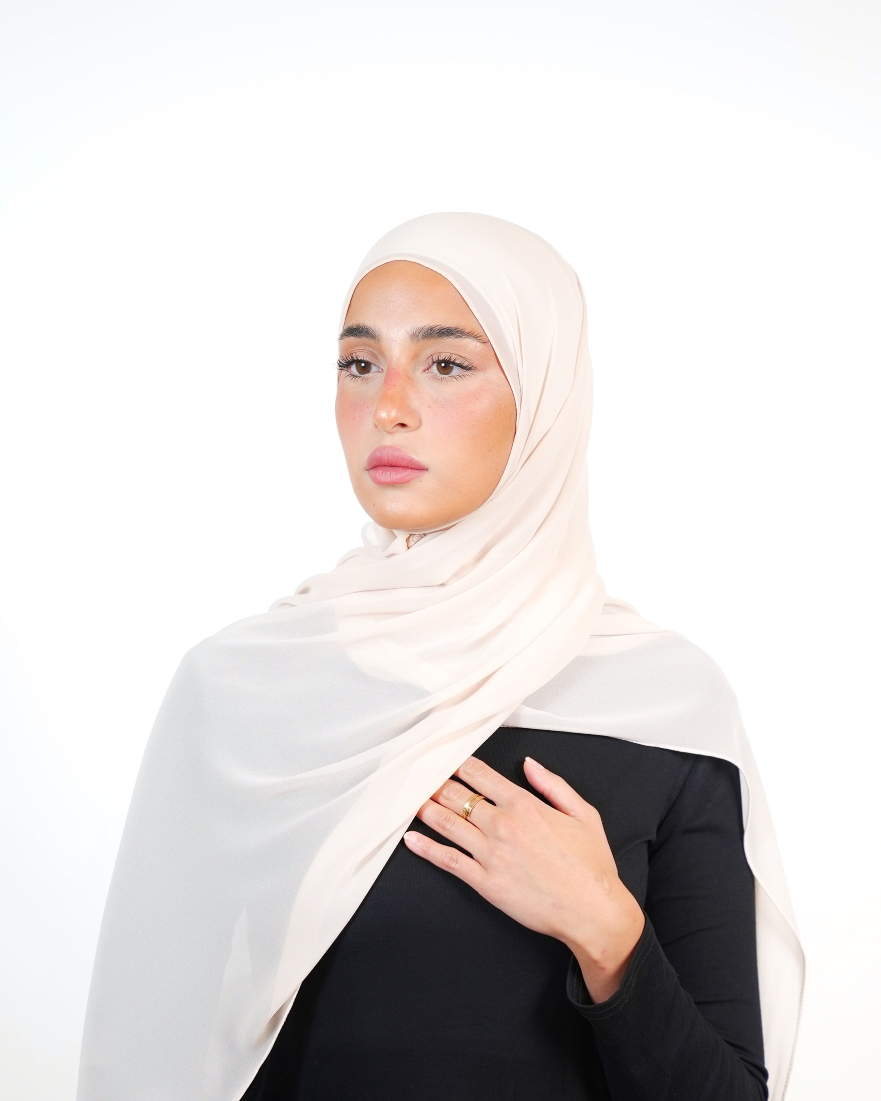 حجاب شيفون سادة أساسي