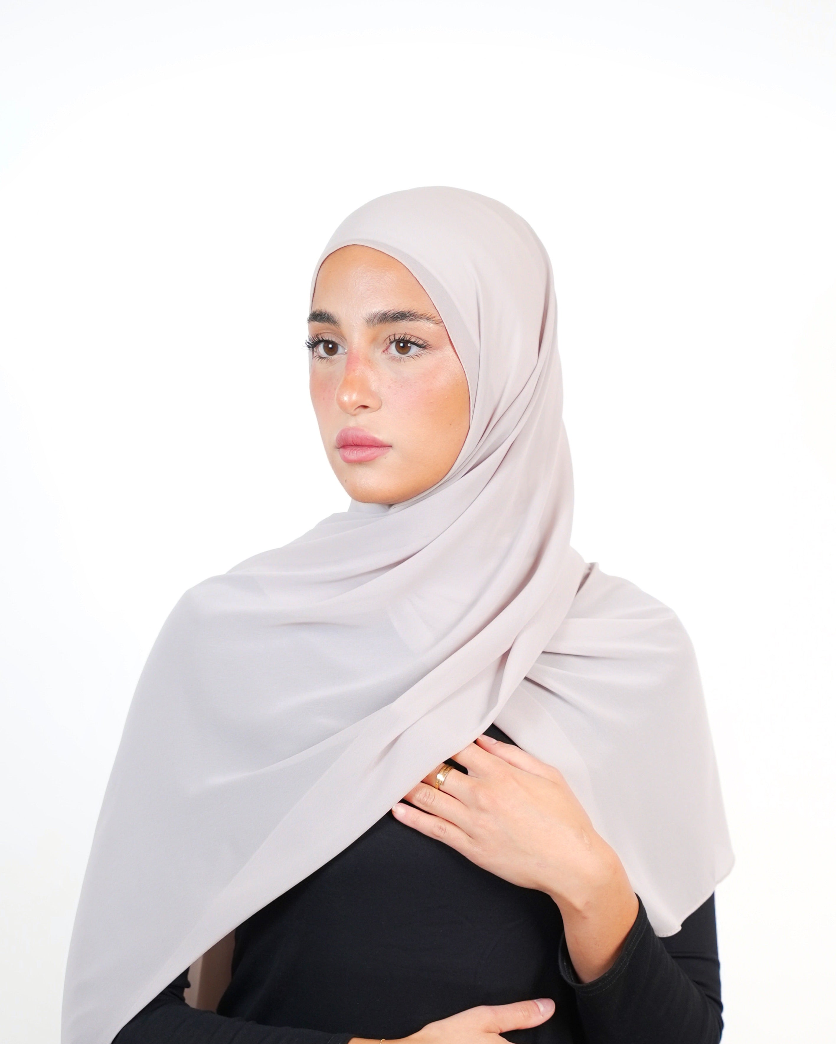 حجاب شيفون سادة أساسي