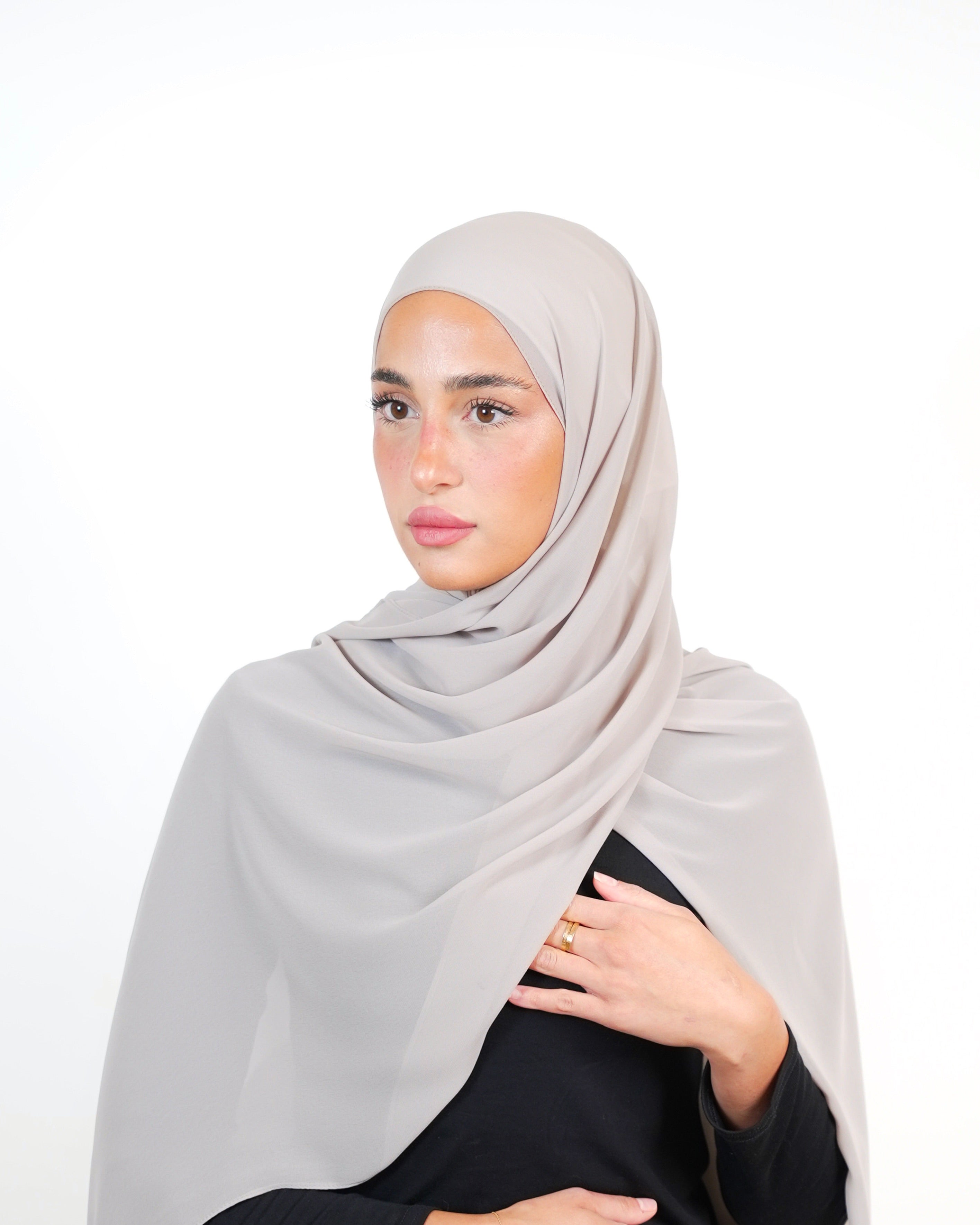 حجاب شيفون سادة أساسي
