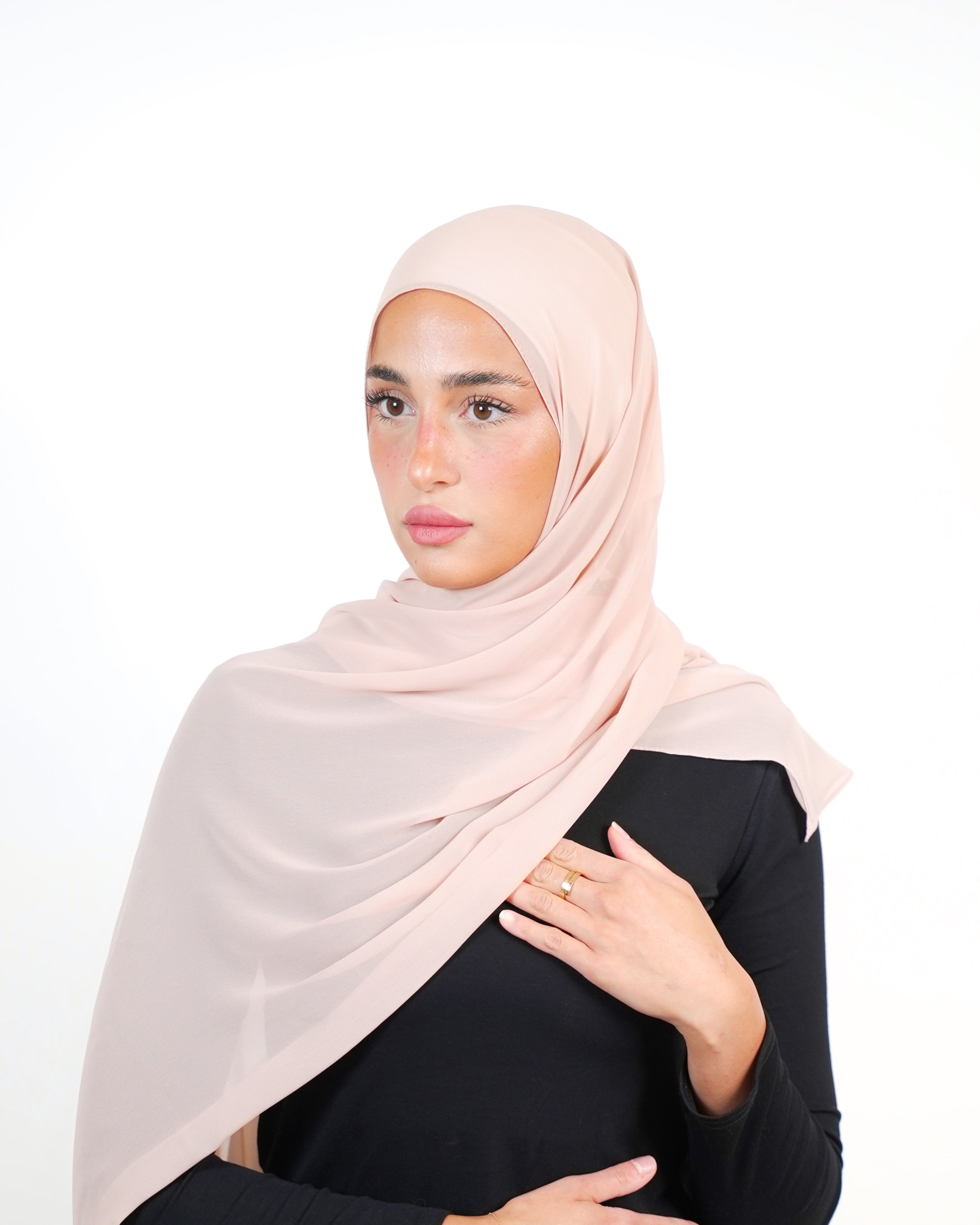 حجاب شيفون سادة أساسي
