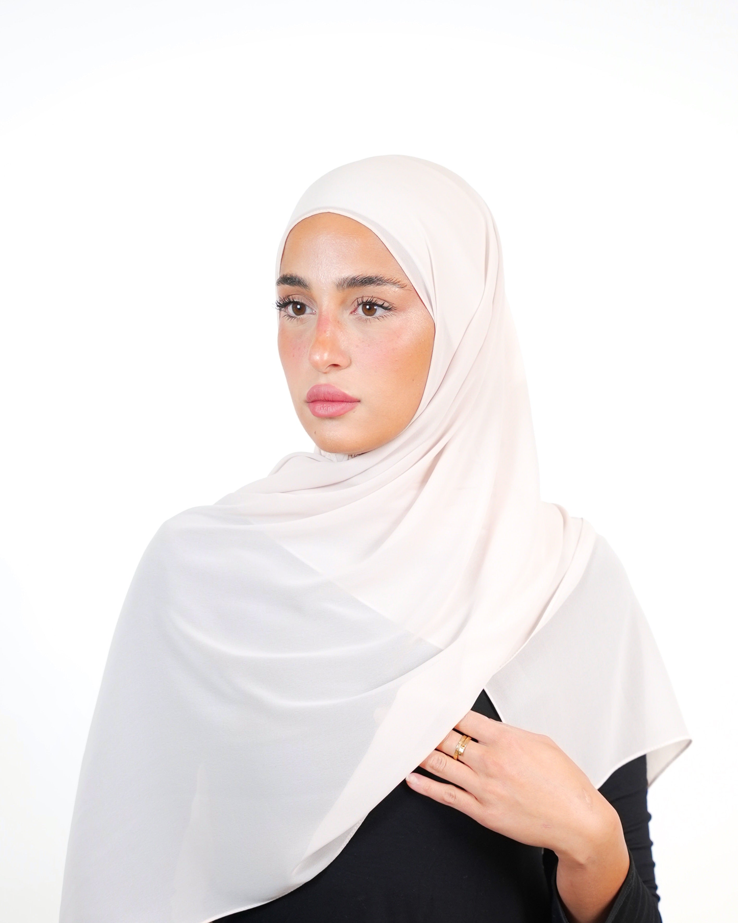 حجاب شيفون سادة أساسي