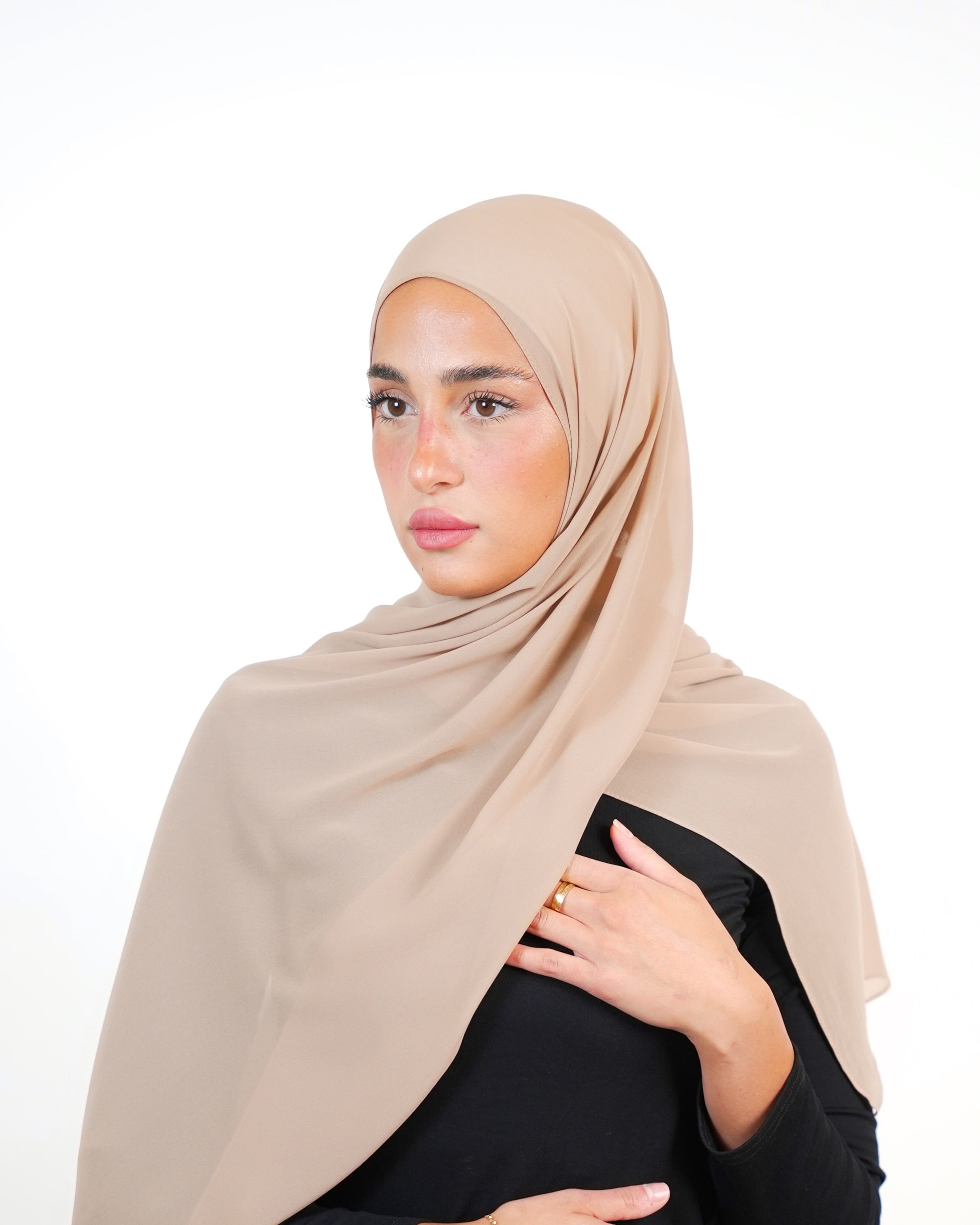 حجاب شيفون سادة أساسي