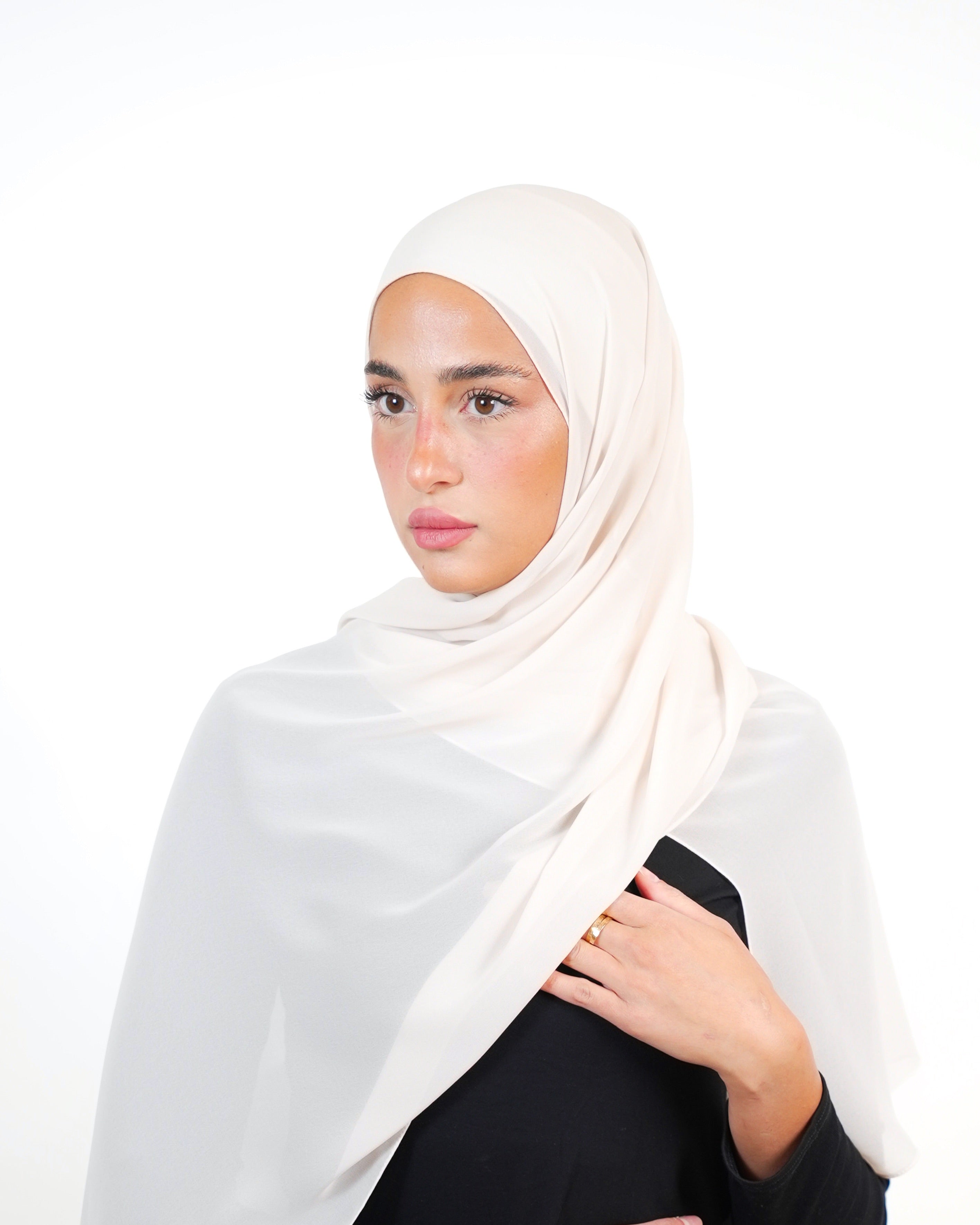 حجاب شيفون سادة أساسي