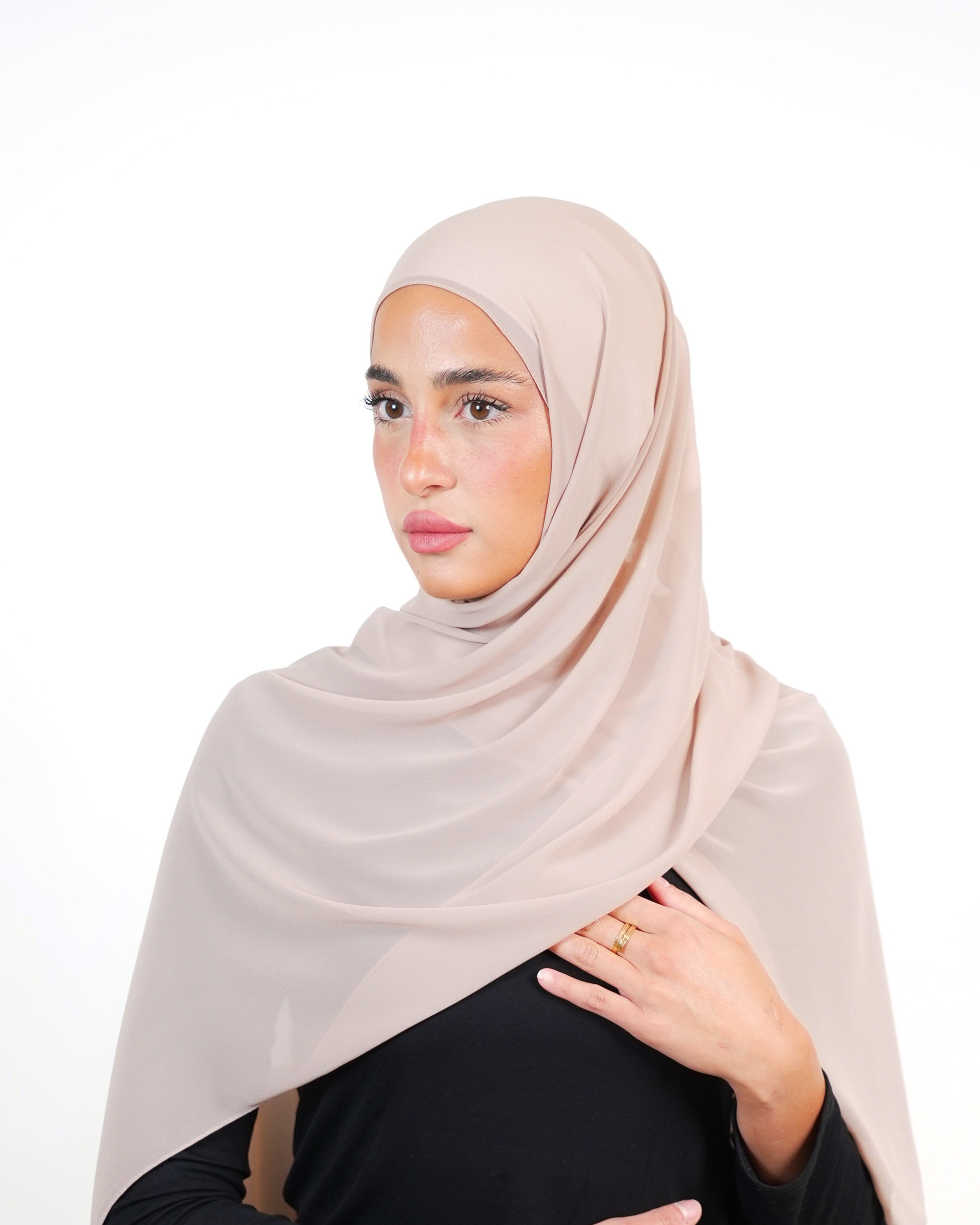 حجاب شيفون سادة أساسي
