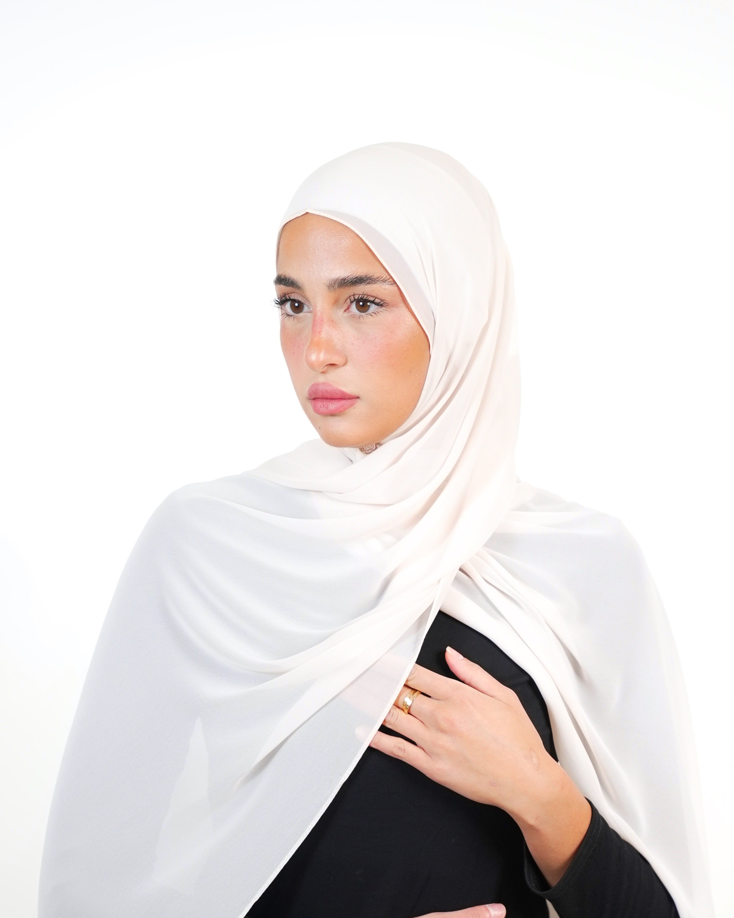 حجاب شيفون سادة أساسي