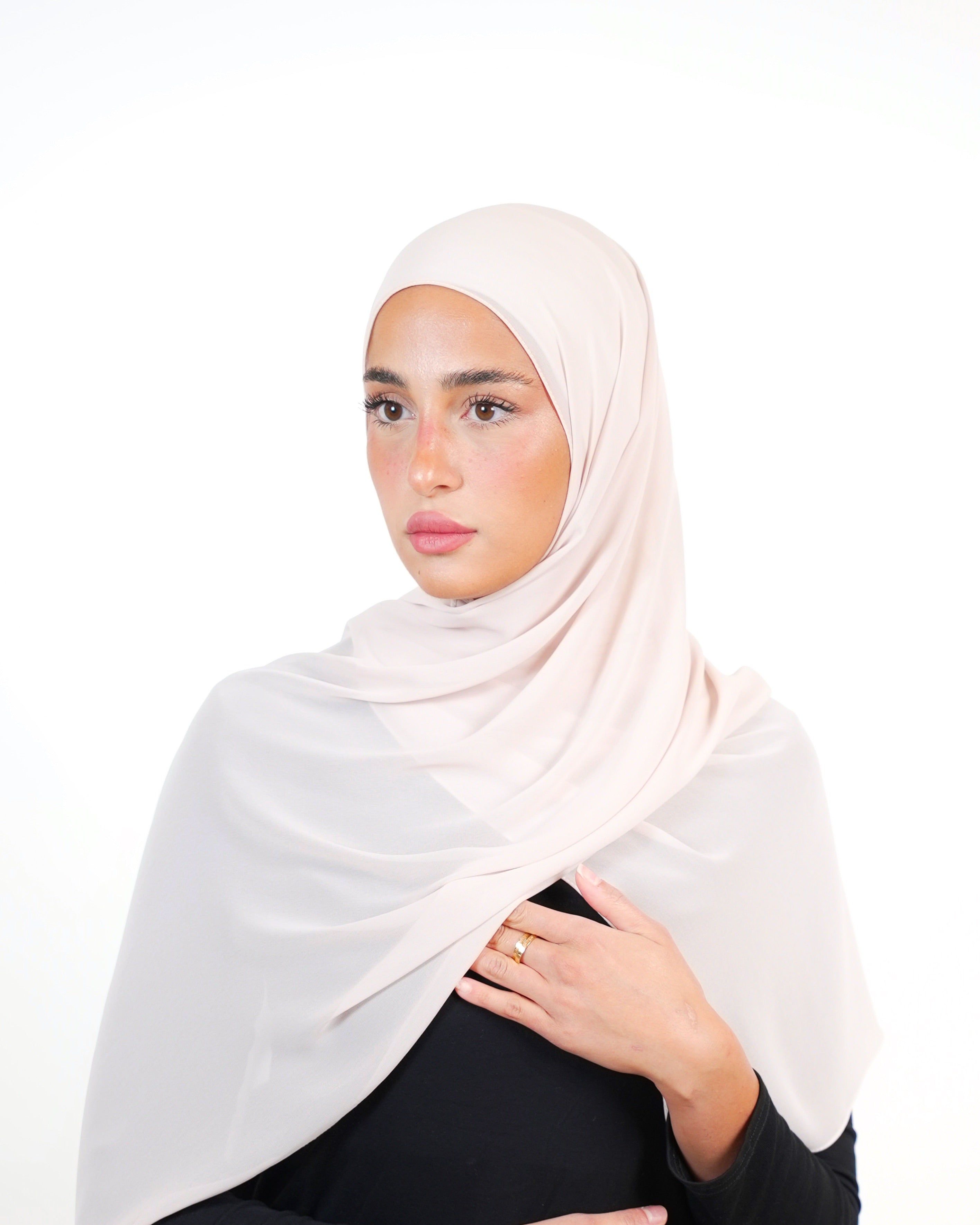 حجاب شيفون سادة أساسي