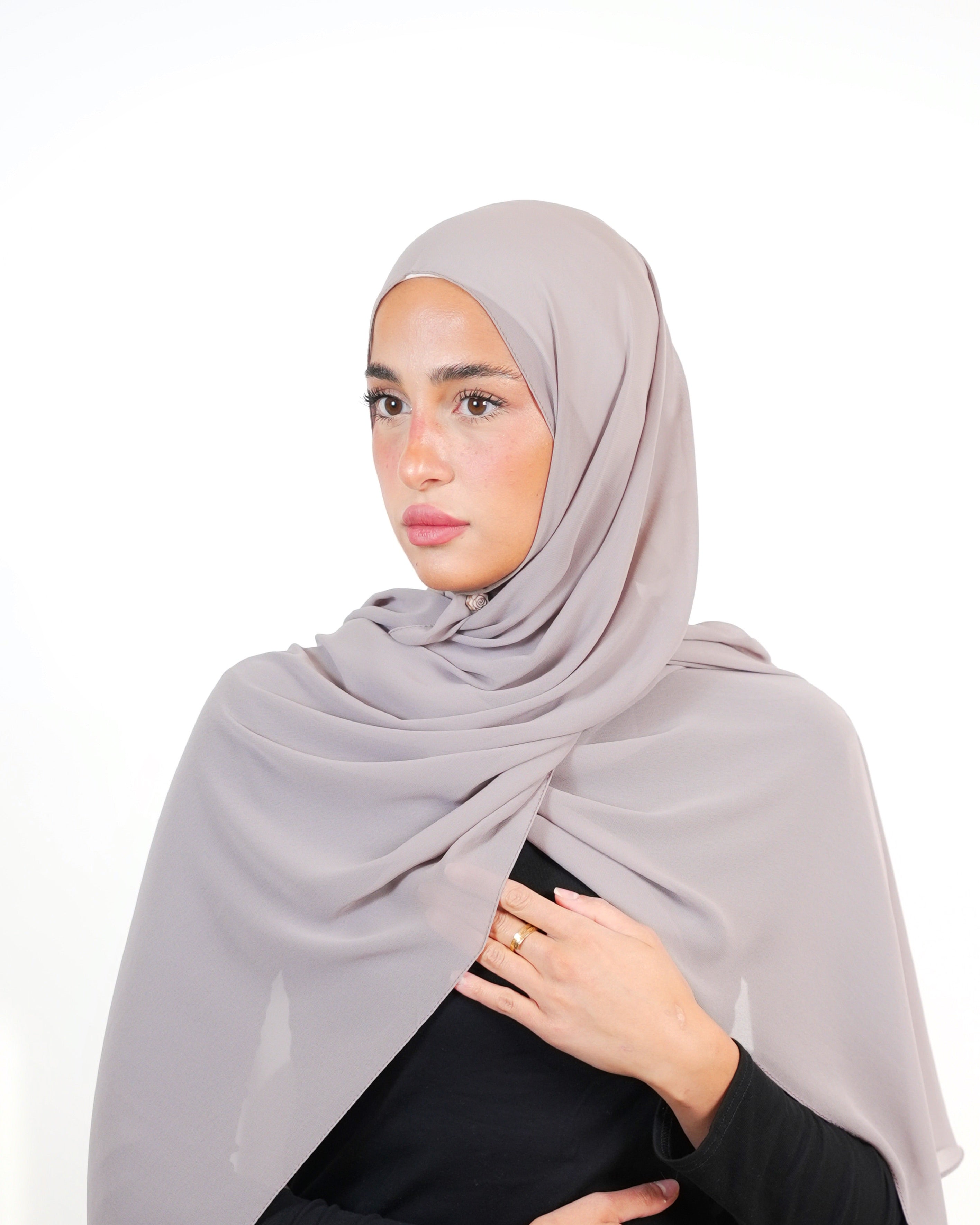 حجاب شيفون سادة أساسي