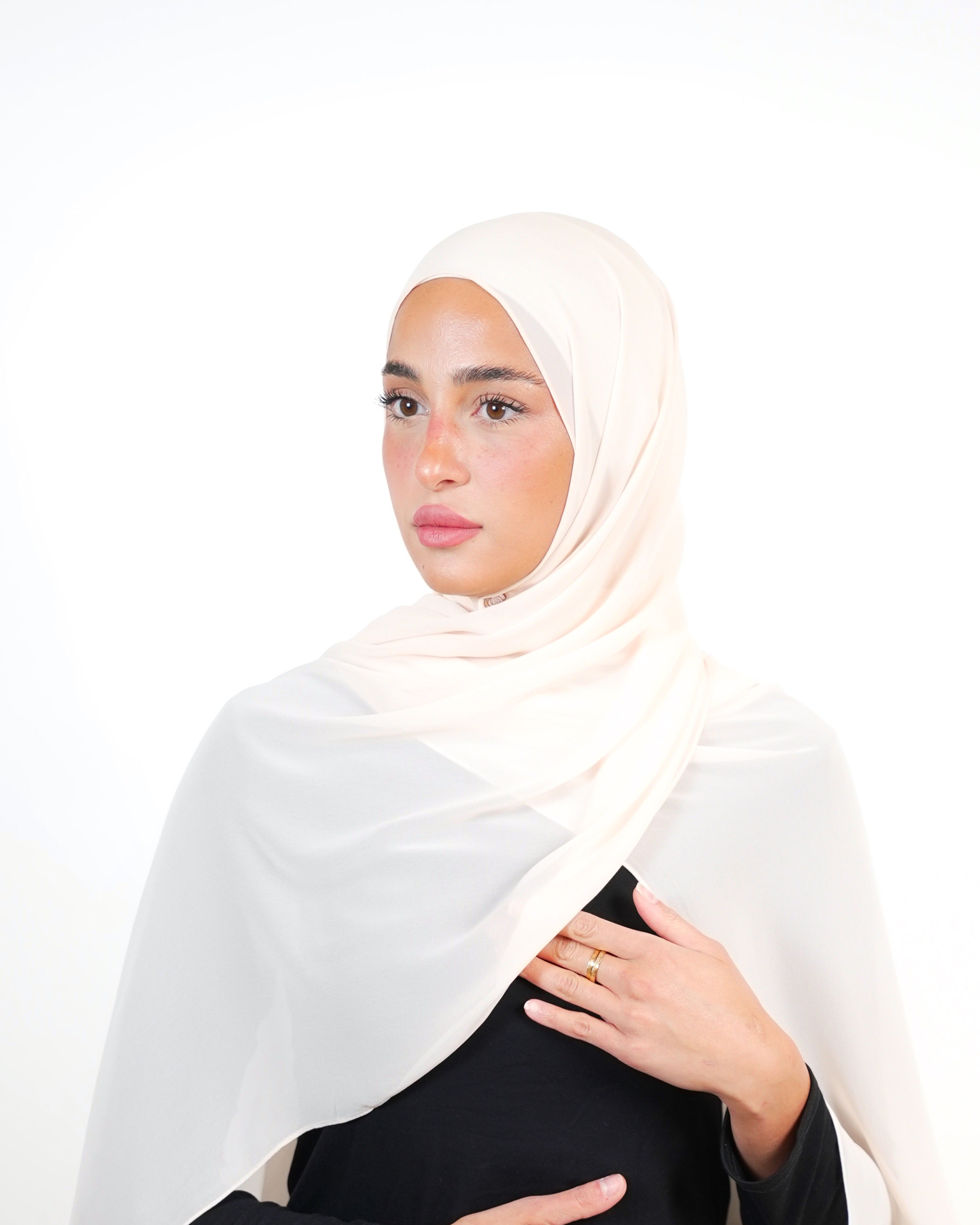 حجاب شيفون سادة أساسي