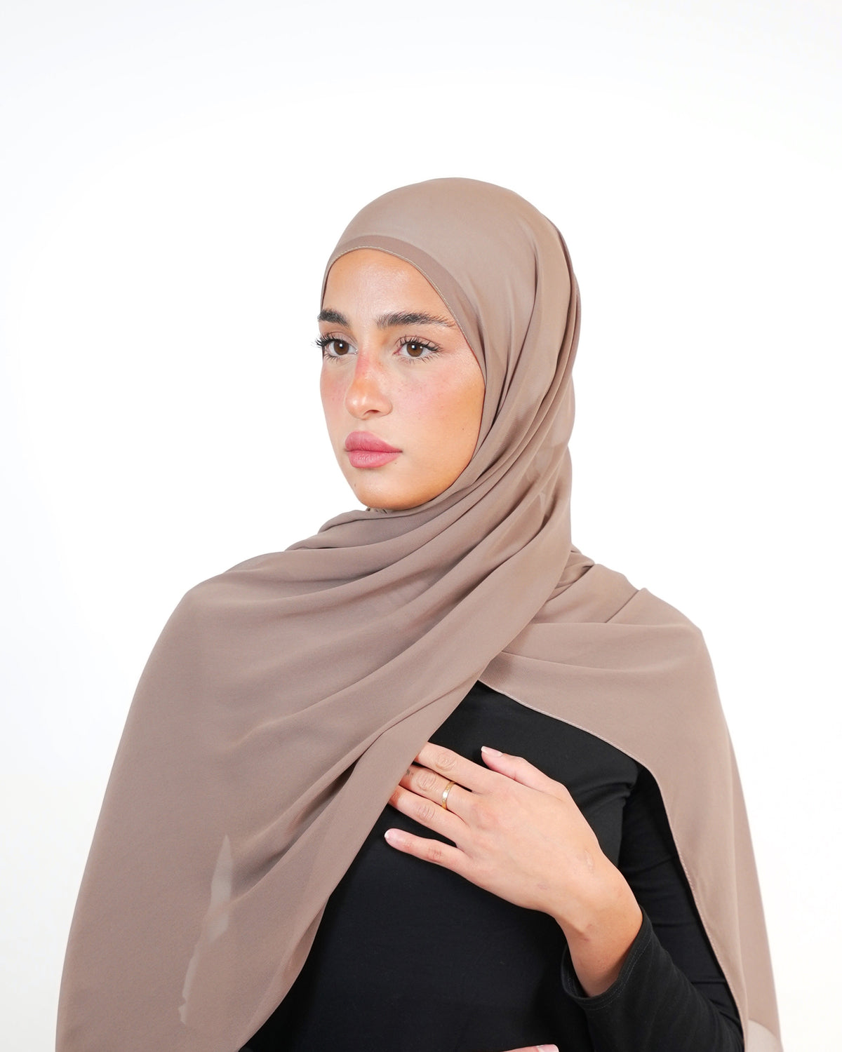 حجاب شيفون سادة أساسي