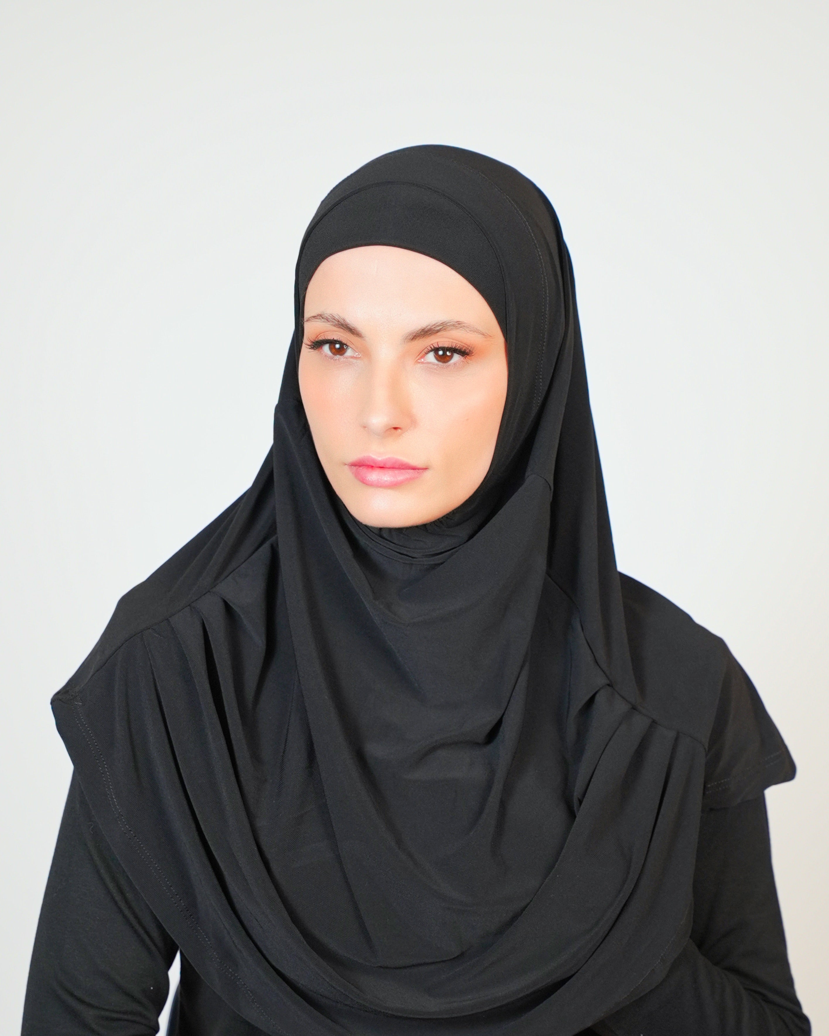 حجاب من قطعتين من الليكرا