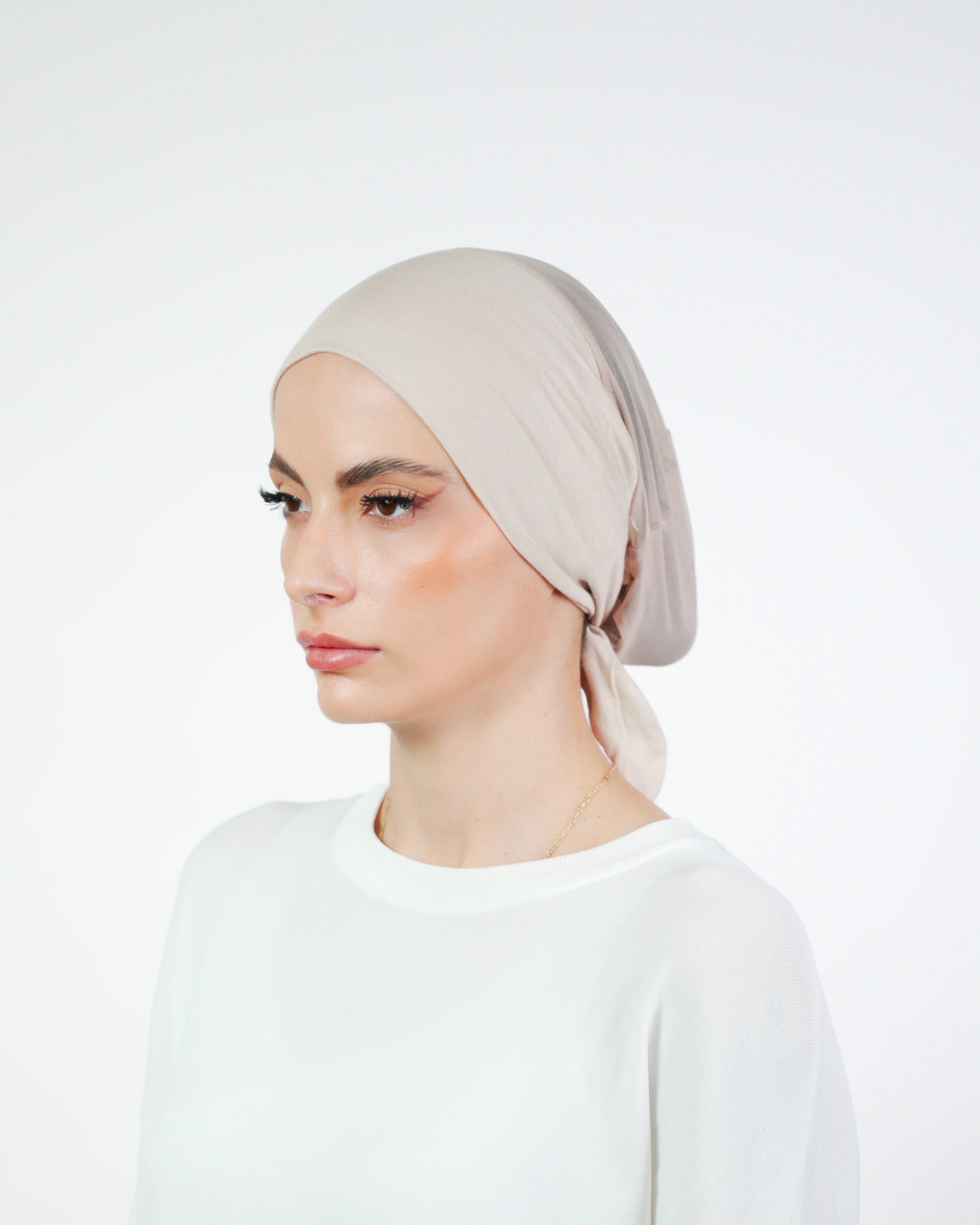Airy Seamless Bonnet