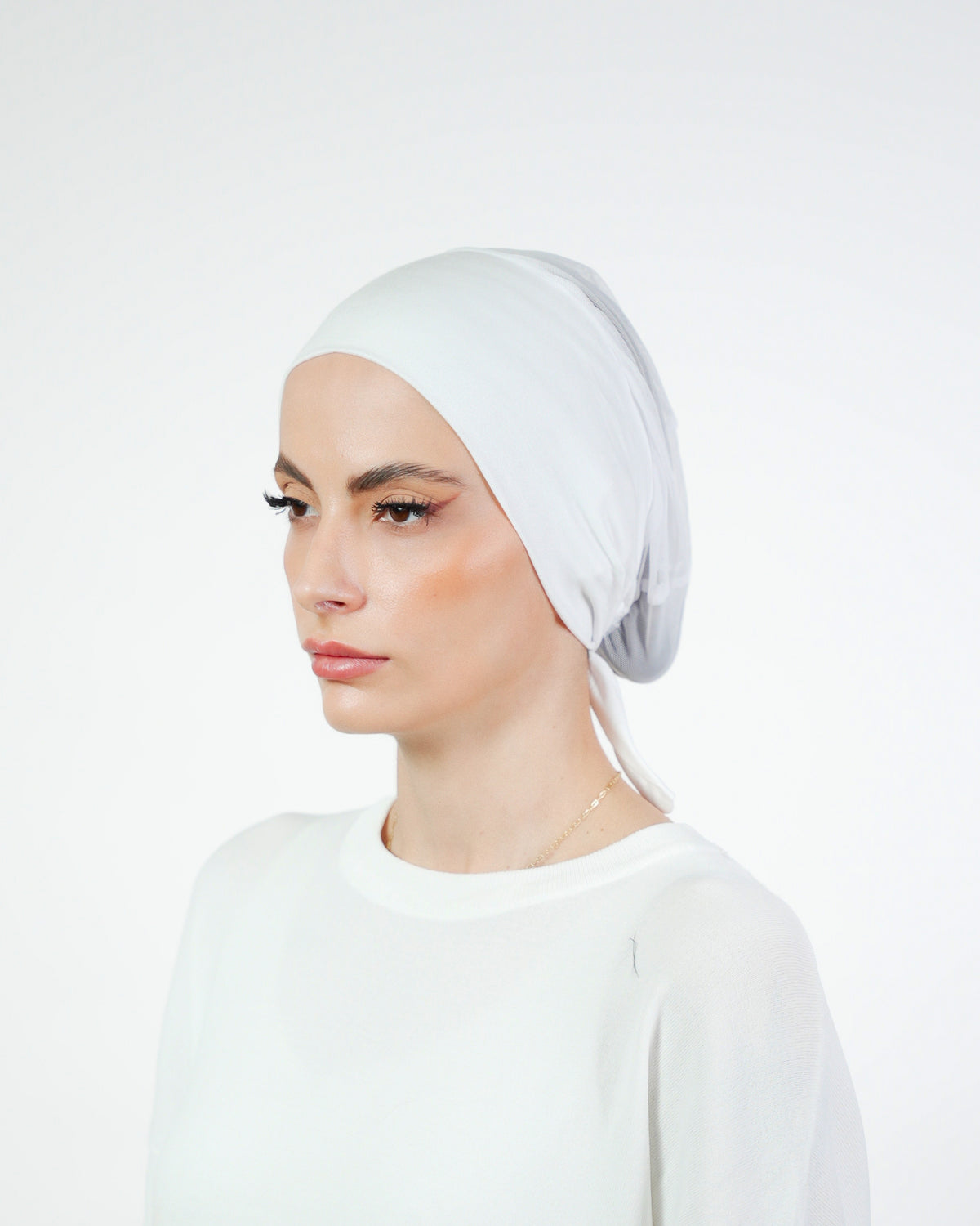 Airy Seamless Bonnet