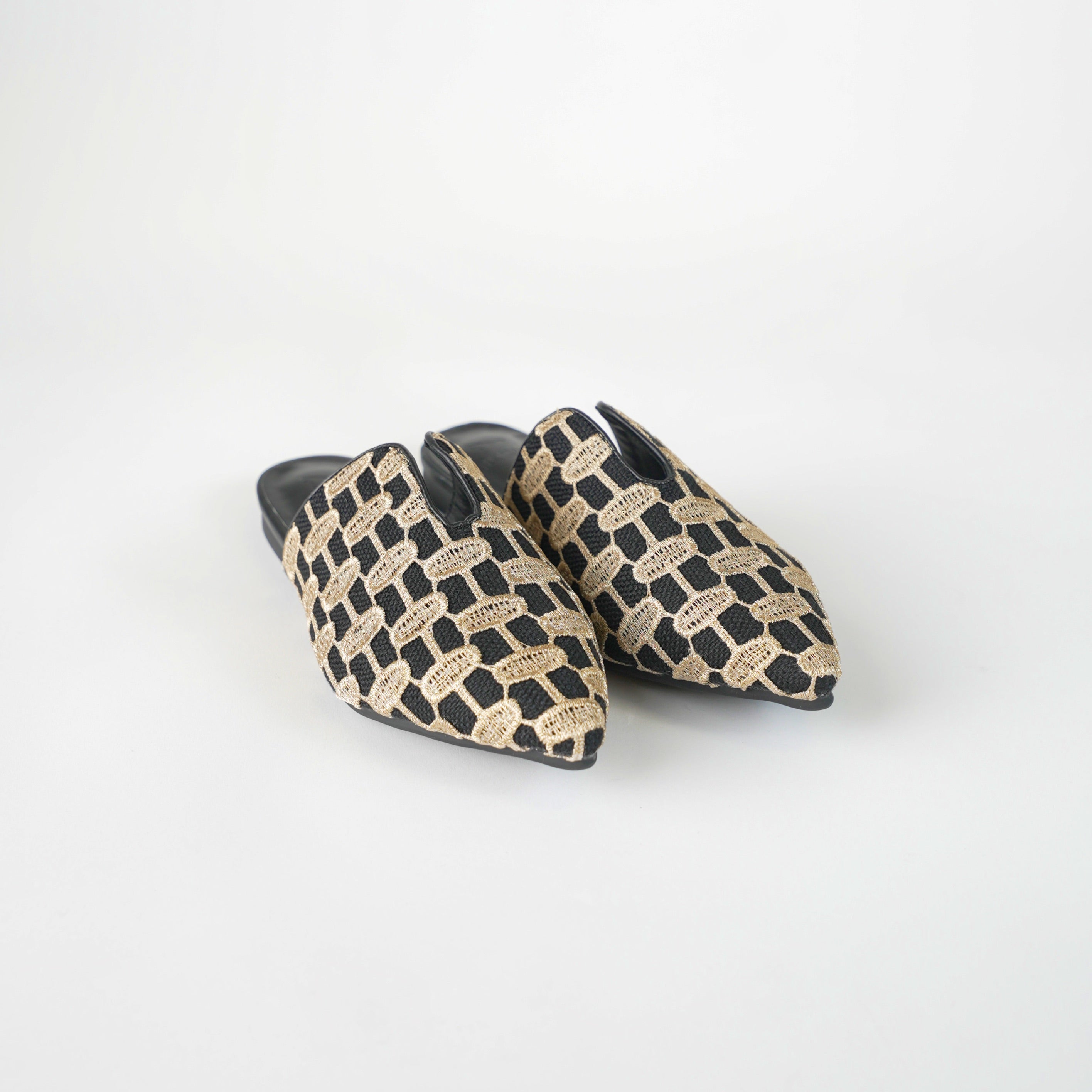 Flat mule