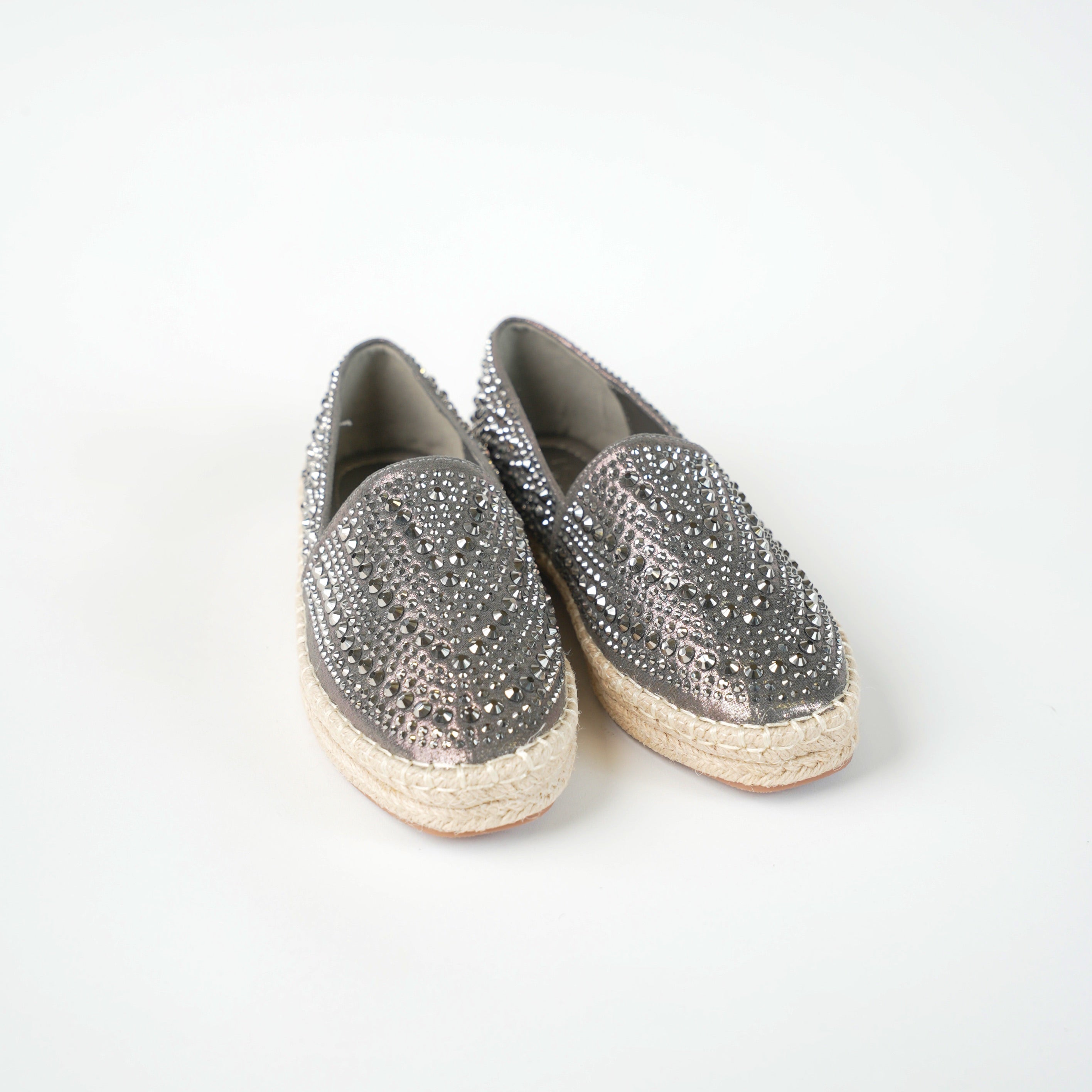Flat shoe