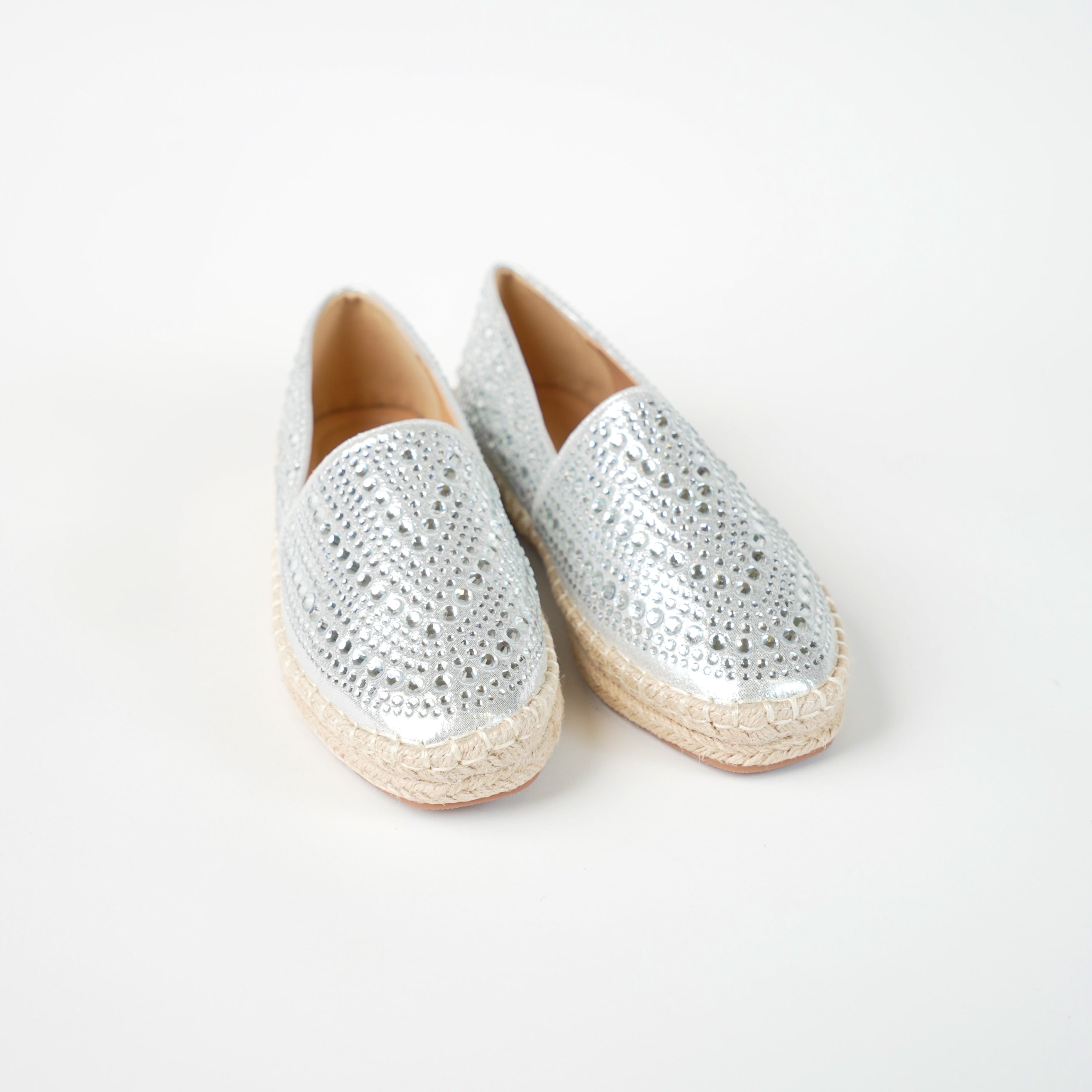 Flat shoe