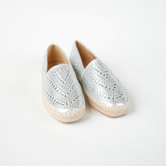 Flat shoe
