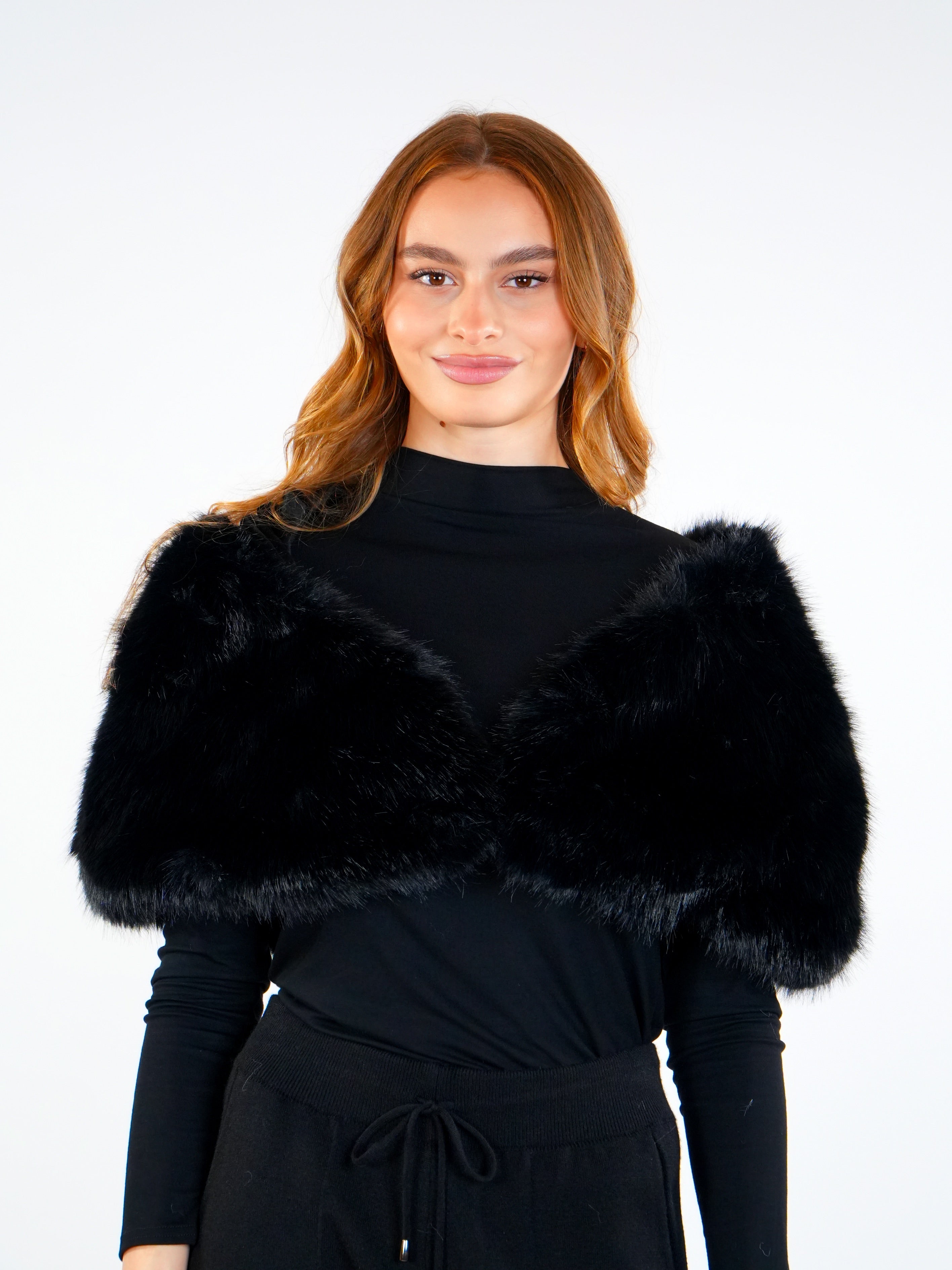 وشاح كتف من الفرو الناعم