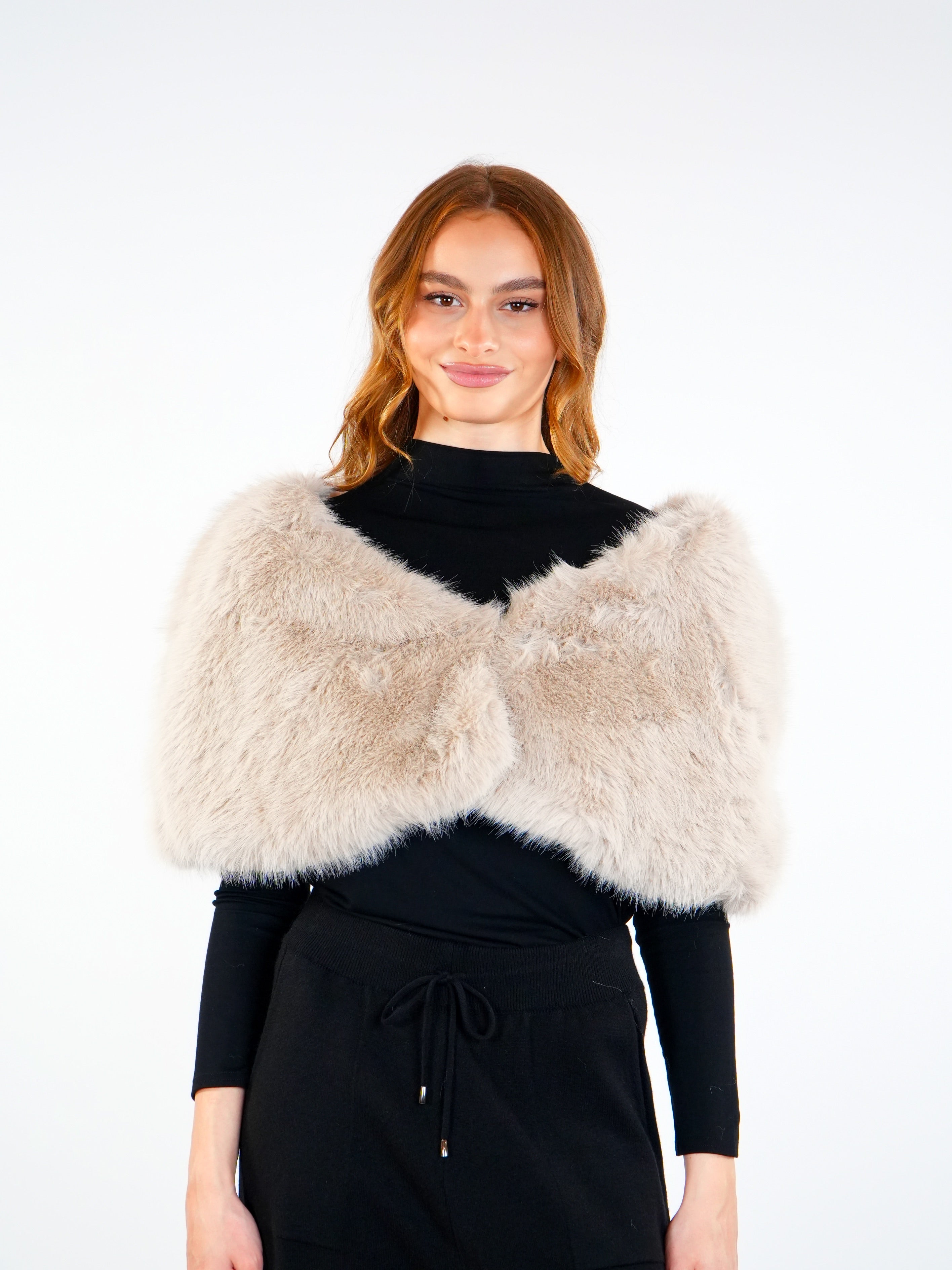 وشاح كتف من الفرو الناعم