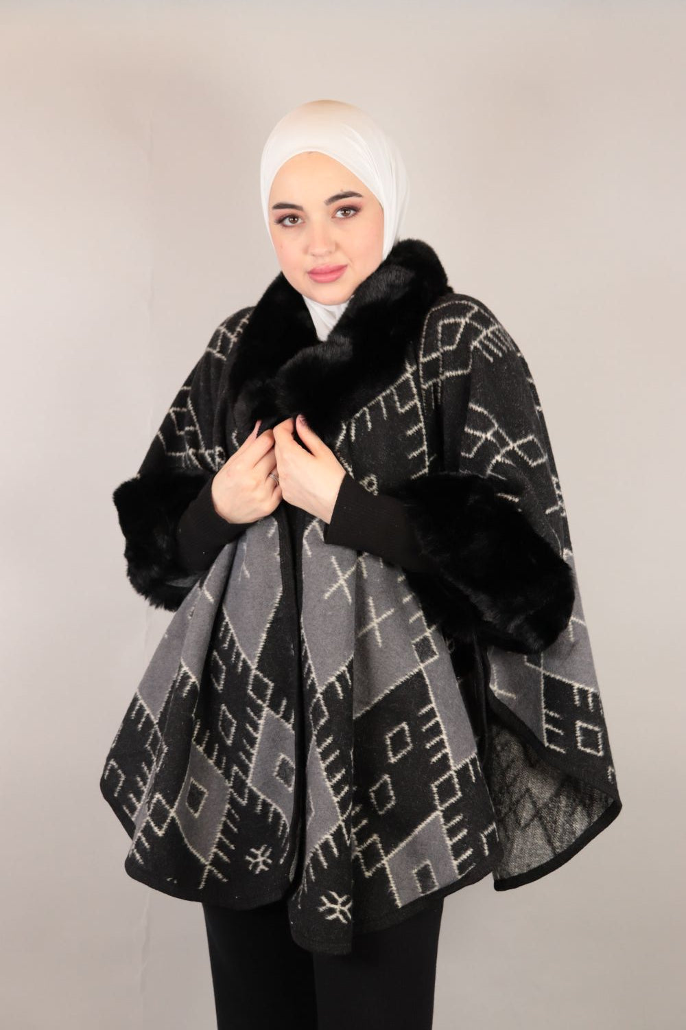 Soft Fur Open Poncho Voile Fashion