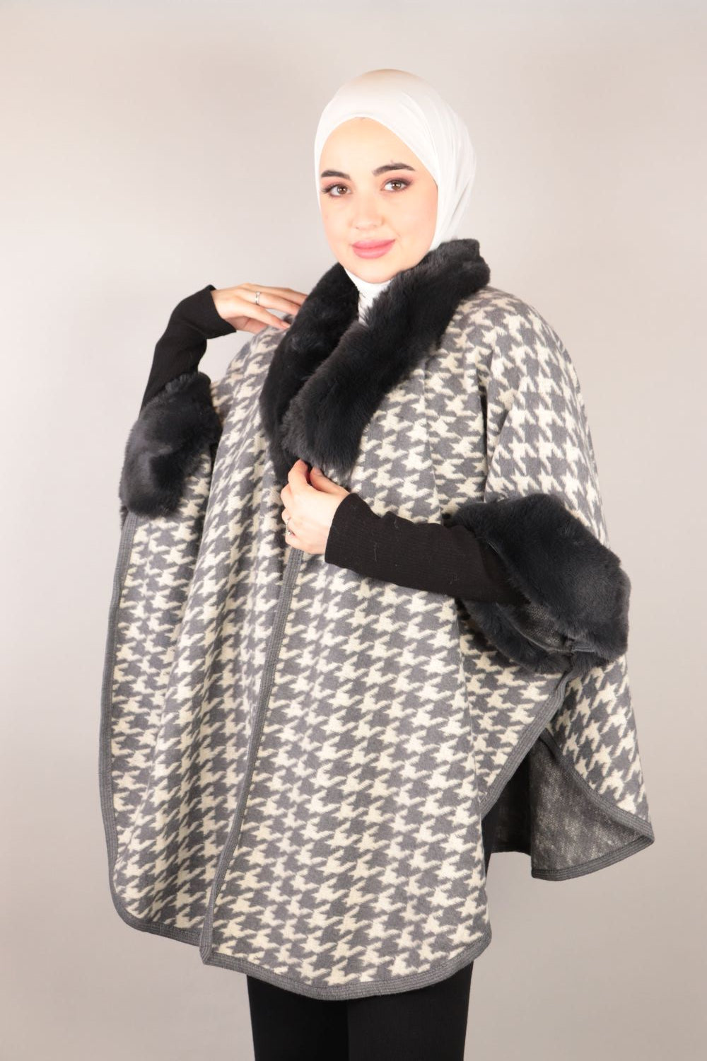 Soft Fur Open Poncho Voile Fashion