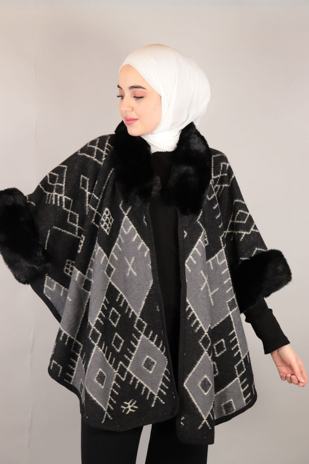 Soft Fur Open Poncho Voile Fashion